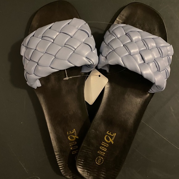 Slides - Picture 4 of 5